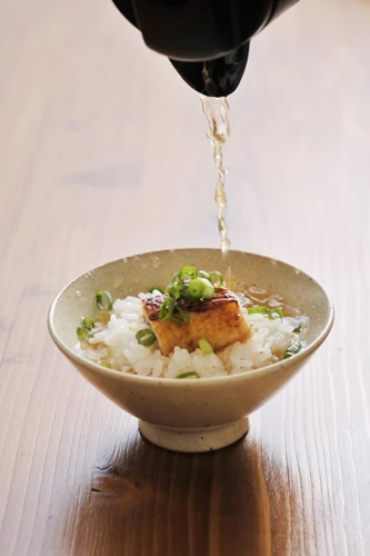 お茶をかけてひつまぶし風に楽しむ